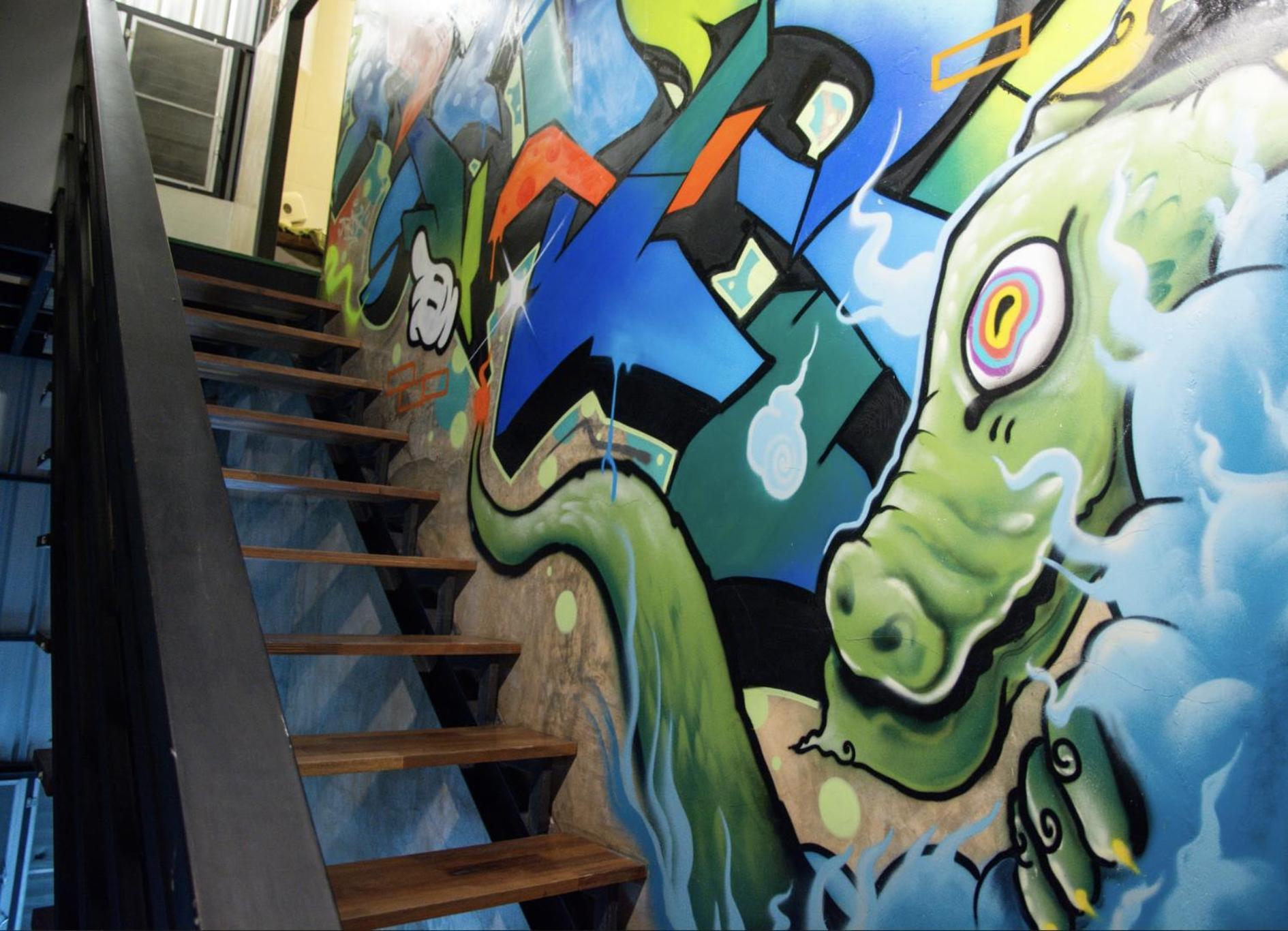 Area81 Hideout Hostel Банкок Екстериор снимка